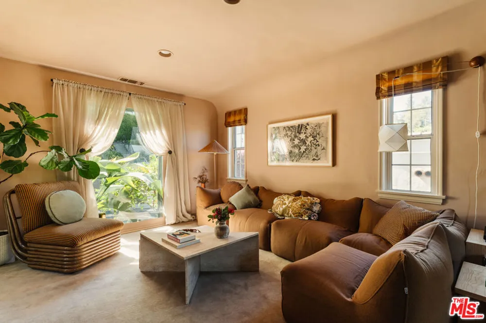 2380 Lake View Avenue Los Angeles, CA 90039