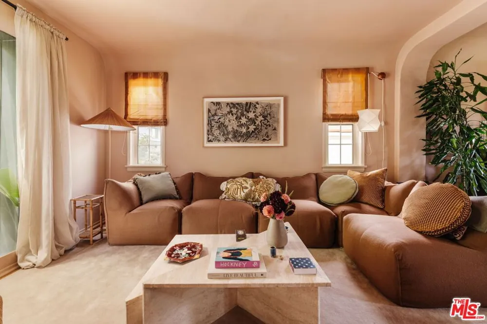 2380 Lake View Avenue Los Angeles, CA 90039