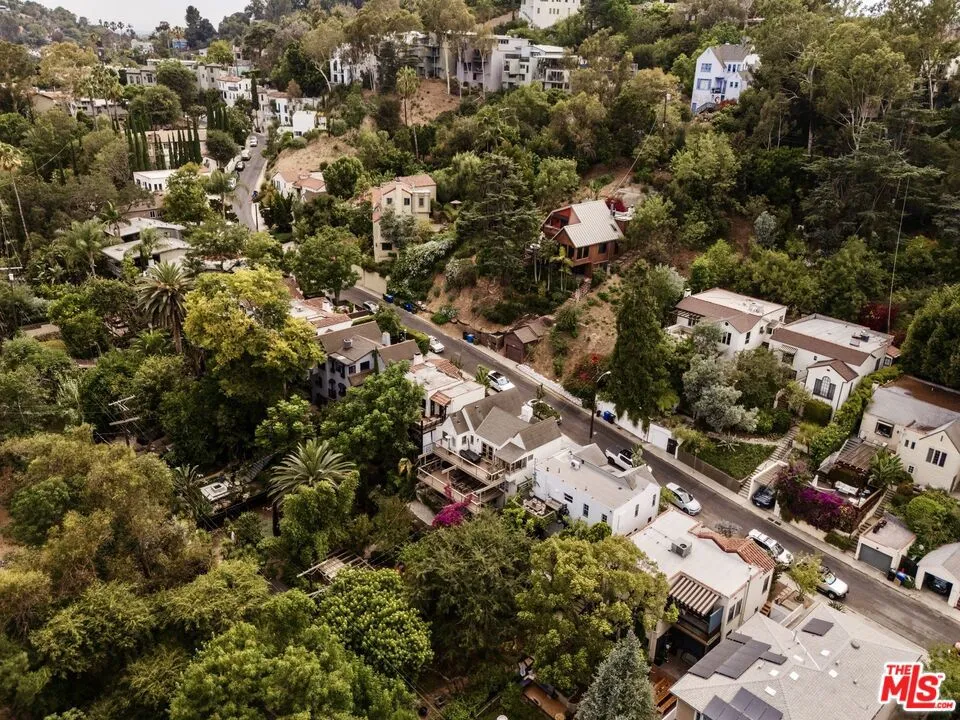 2380 Lake View Avenue Los Angeles, CA 90039