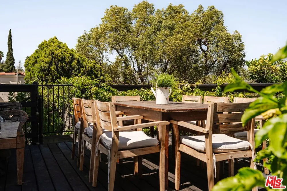 2380 Lake View Avenue Los Angeles, CA 90039