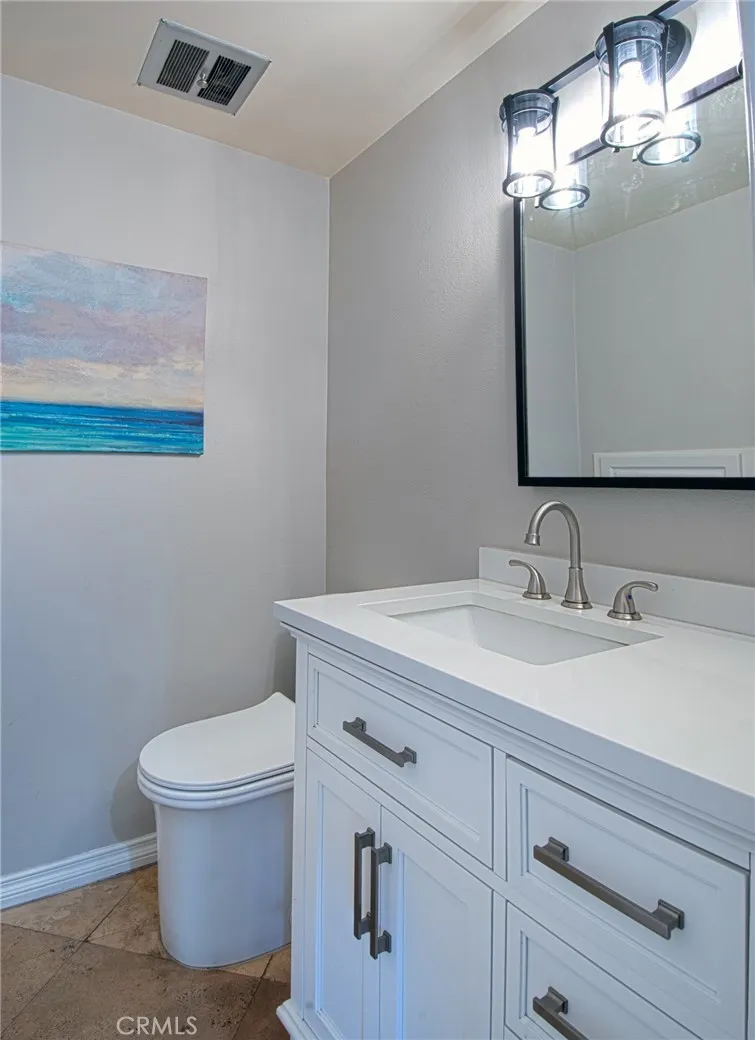 34 Senisa Irvine, CA 92612