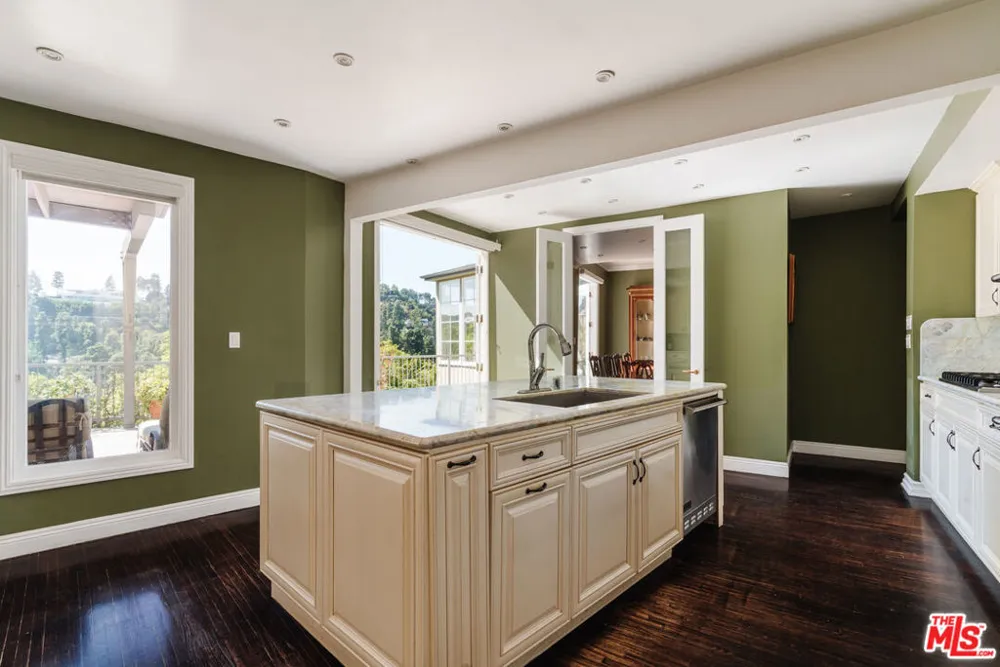 9430 Readcrest Drive Beverly Hills, CA 90210