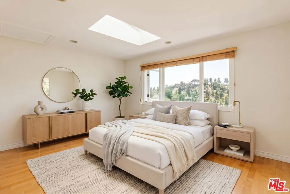 9430 Readcrest Drive Beverly Hills, CA 90210