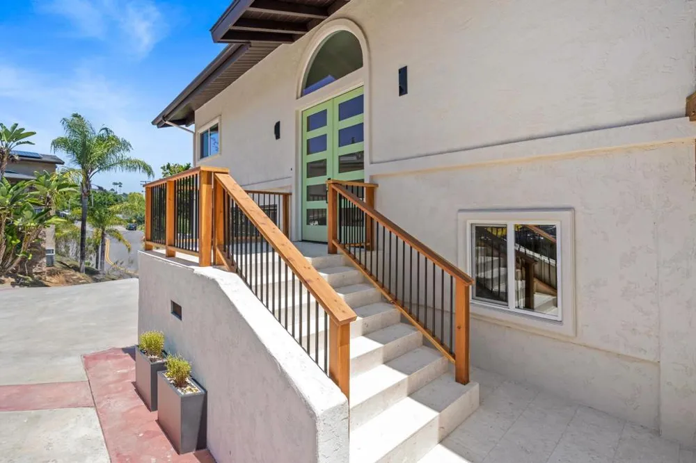 4242 Avenida Gregory Spring Valley, CA 91977