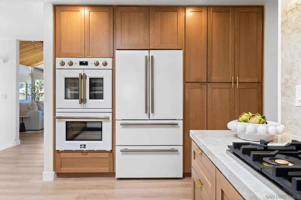 4242 Avenida Gregory Spring Valley, CA 91977
