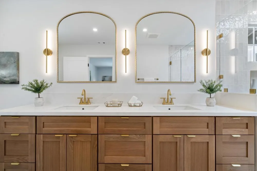 4242 Avenida Gregory Spring Valley, CA 91977
