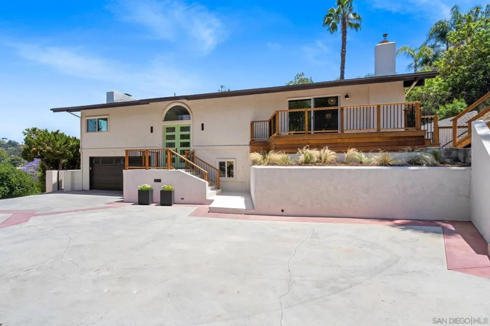 4242 Avenida Gregory Spring Valley, CA 91977