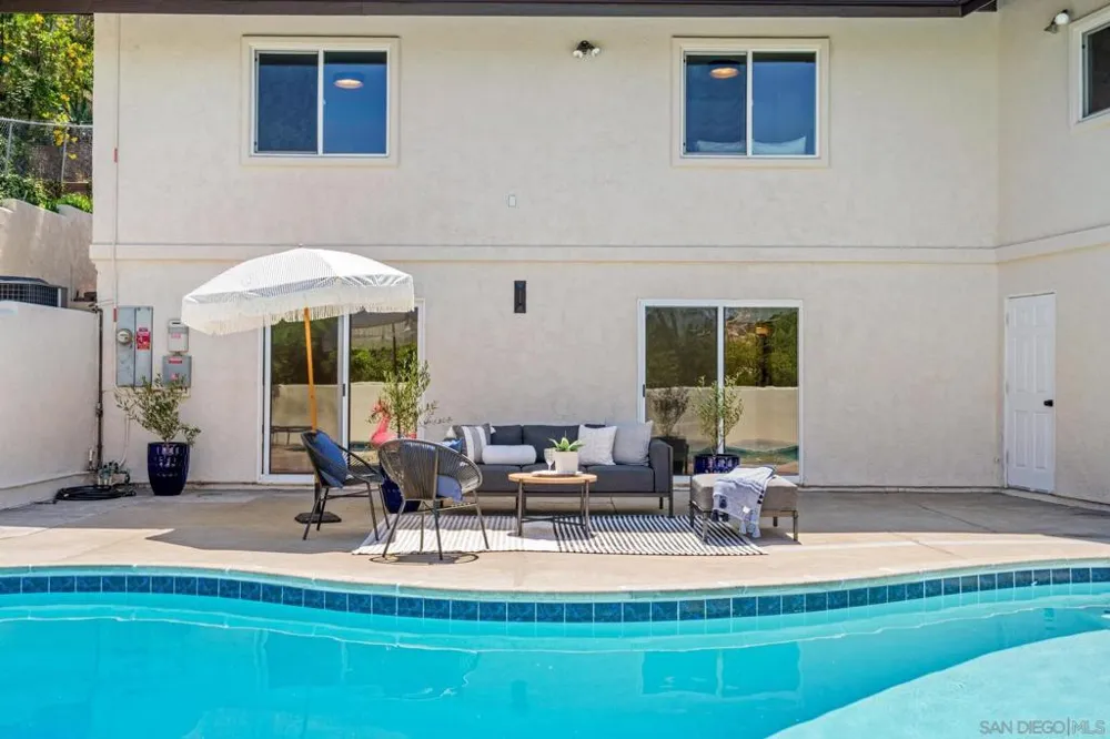 4242 Avenida Gregory Spring Valley, CA 91977