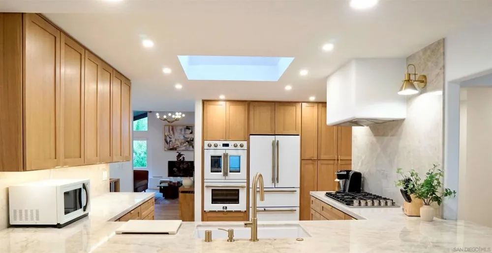 4242 Avenida Gregory Spring Valley, CA 91977