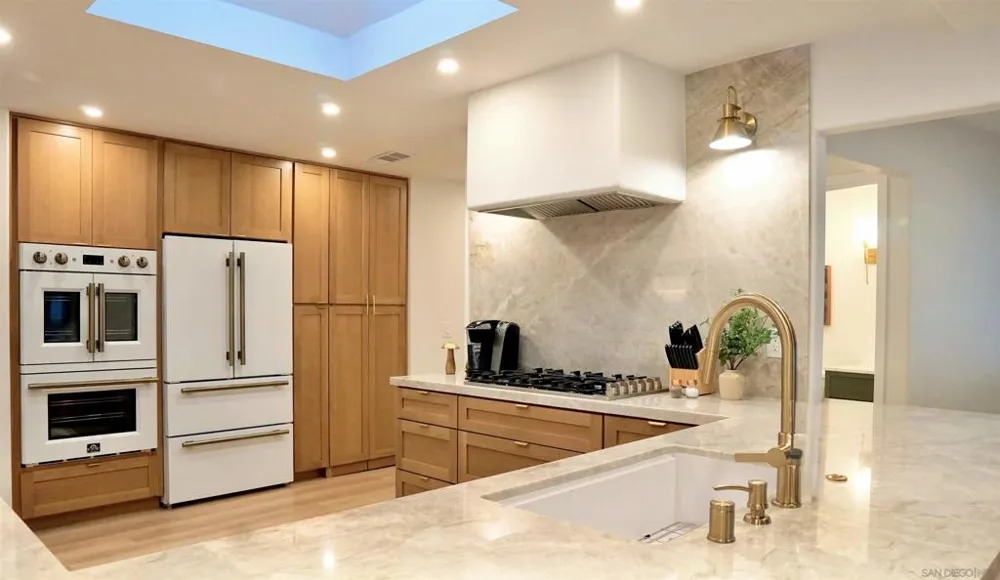 4242 Avenida Gregory Spring Valley, CA 91977