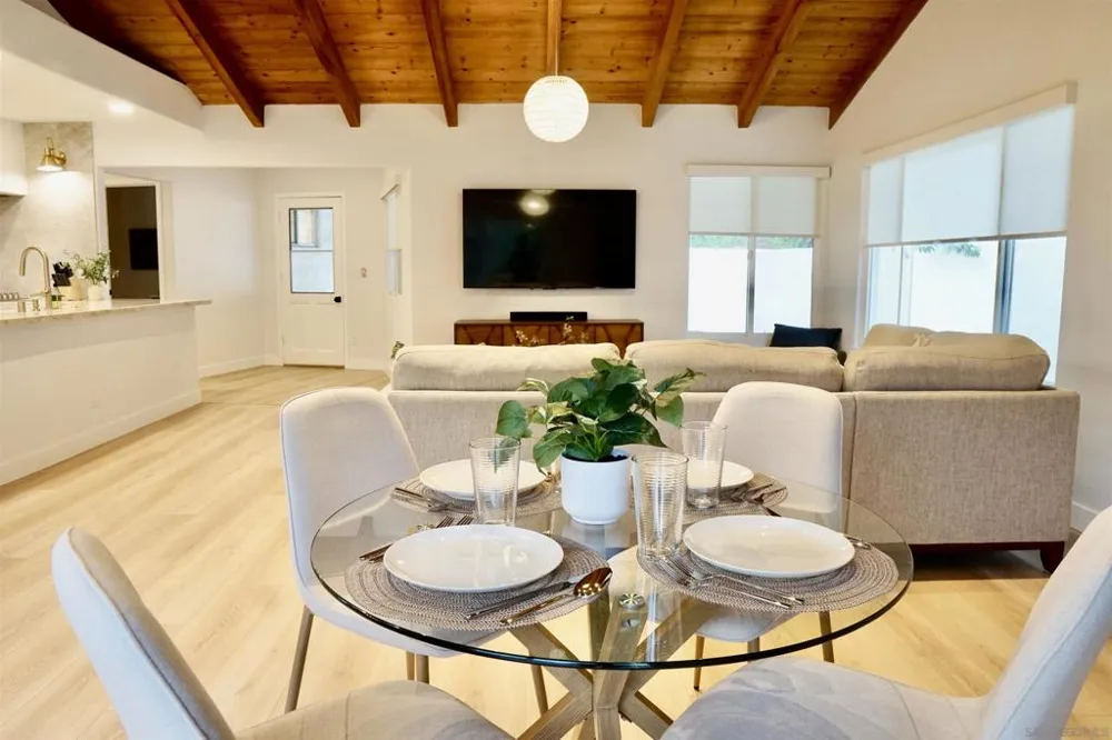 4242 Avenida Gregory Spring Valley, CA 91977