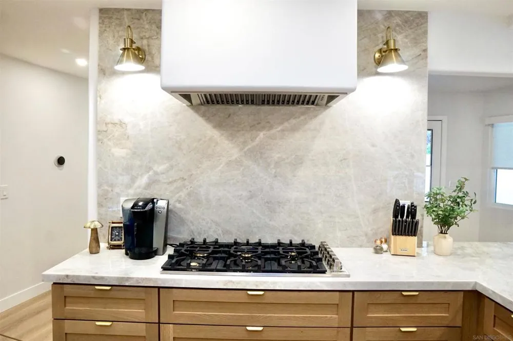 4242 Avenida Gregory Spring Valley, CA 91977
