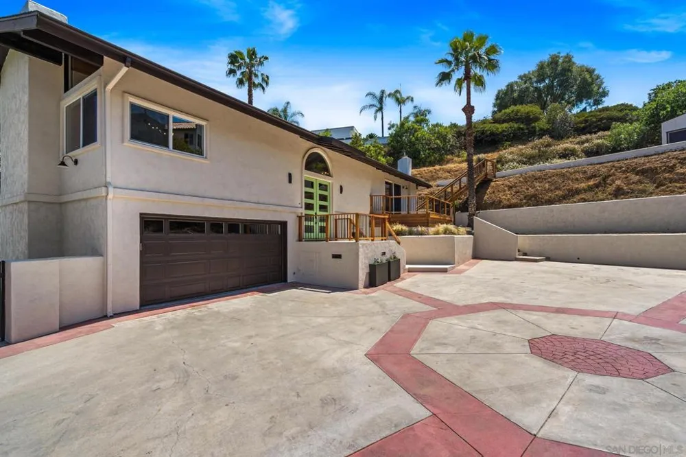 4242 Avenida Gregory Spring Valley, CA 91977