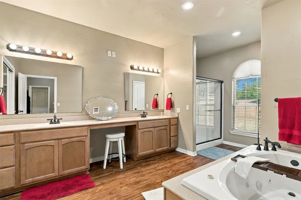 2355 Bryan Durant, OK 74701