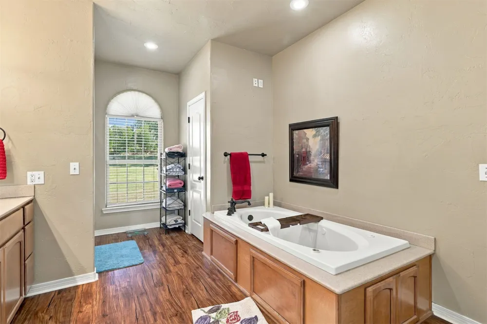 2355 Bryan Durant, OK 74701