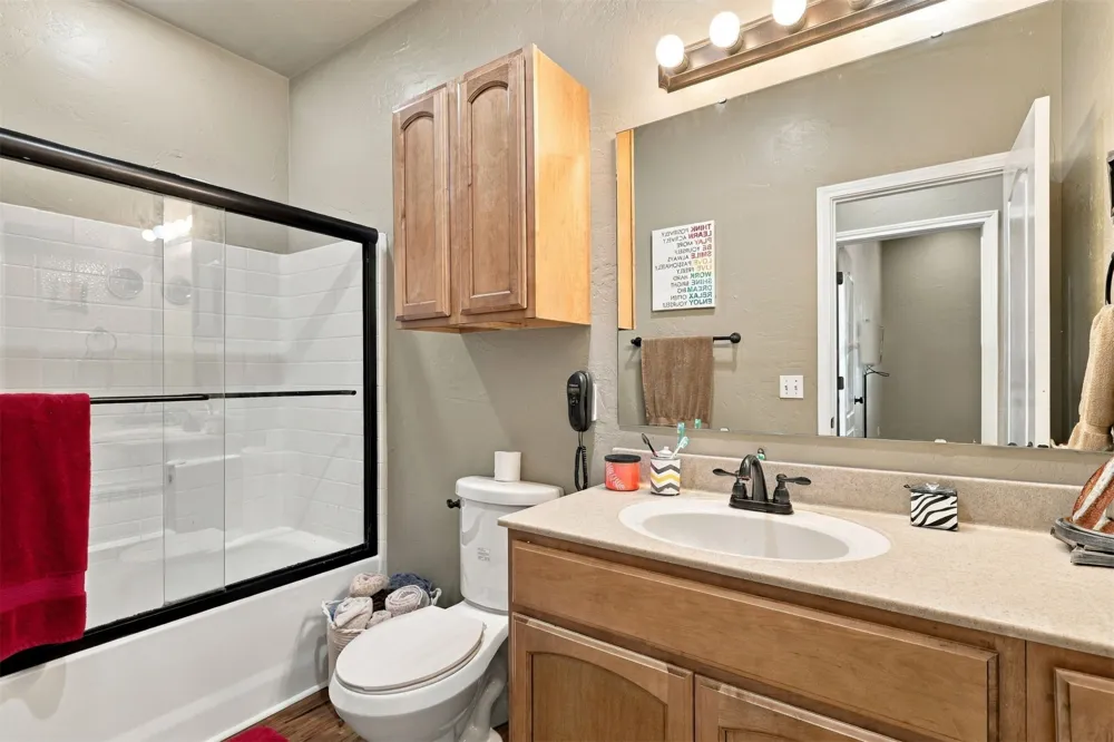 2355 Bryan Durant, OK 74701