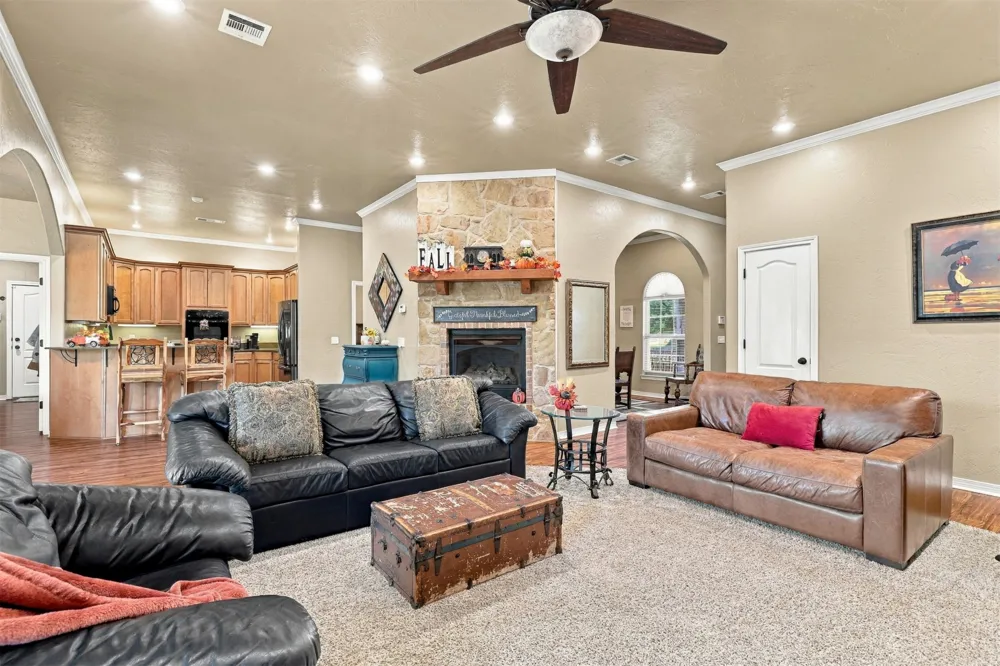 2355 Bryan Durant, OK 74701
