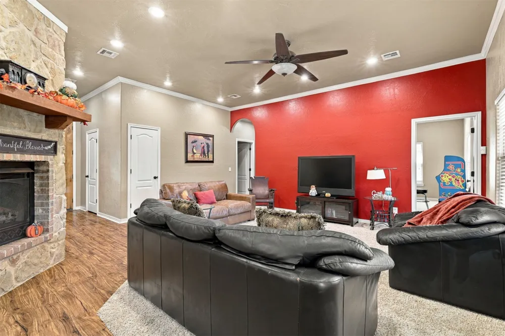 2355 Bryan Durant, OK 74701