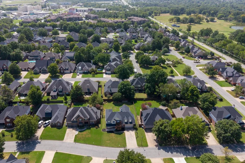 9822 E 83rd Place Tulsa, OK 74133