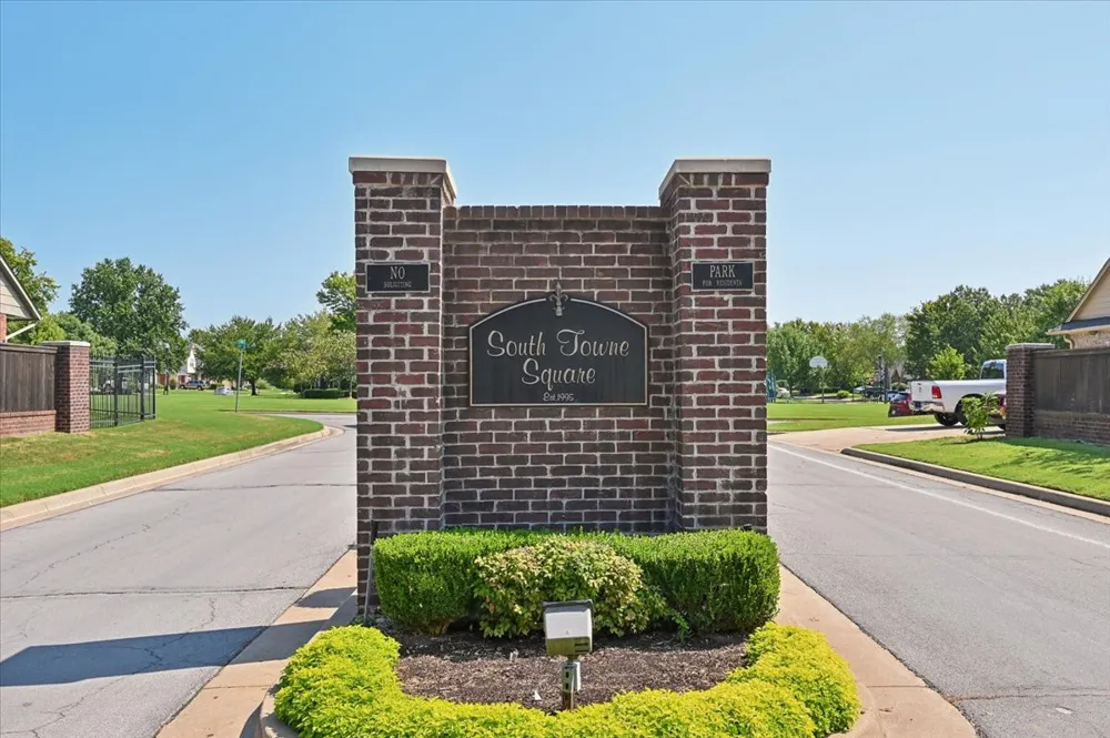 9822 E 83rd Place Tulsa, OK 74133