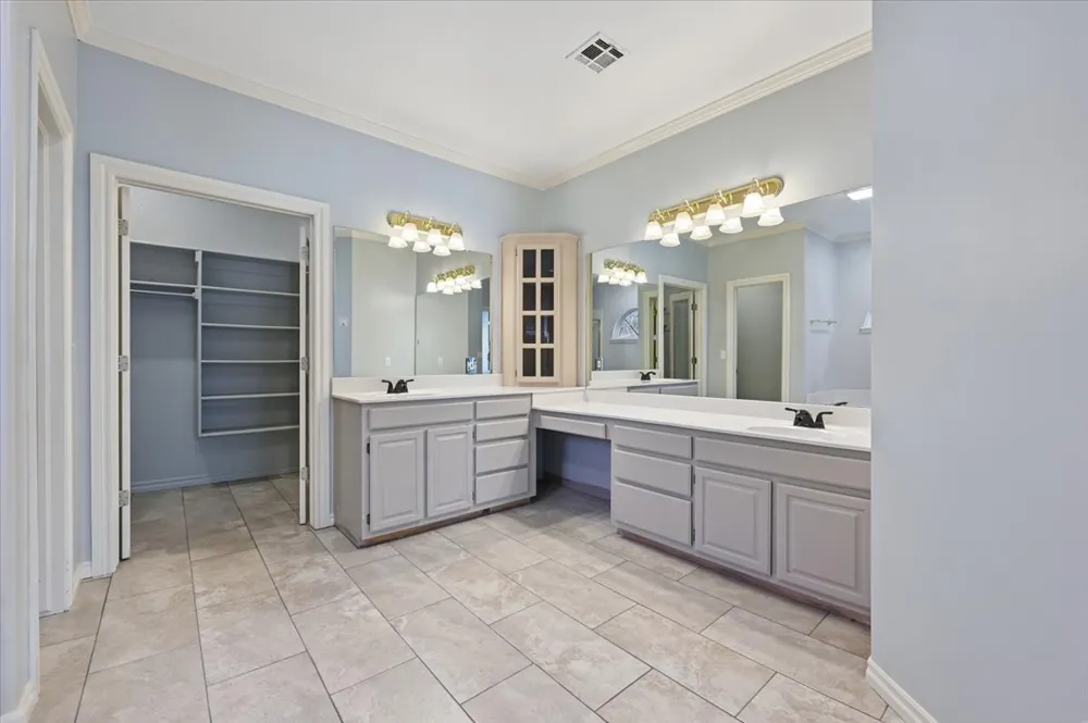 9822 E 83rd Place Tulsa, OK 74133