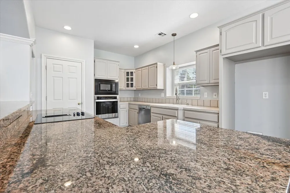 9822 E 83rd Place Tulsa, OK 74133