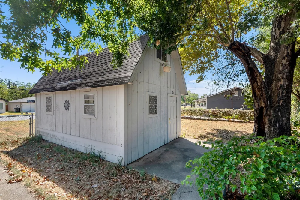 2500 W Elm Street Denison, TX 75020