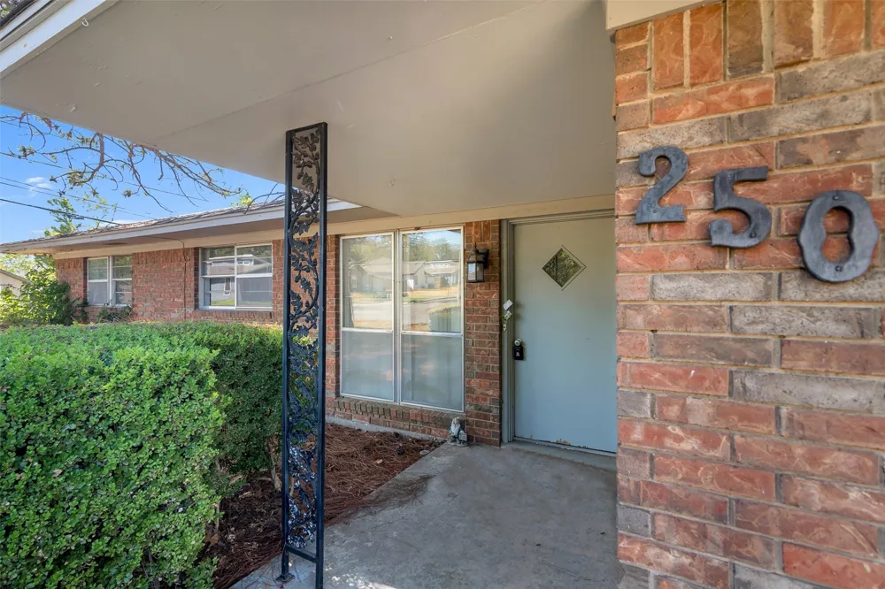2500 W Elm Street Denison, TX 75020
