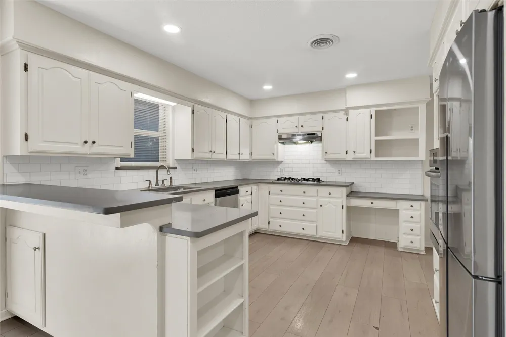 2500 W Elm Street Denison, TX 75020