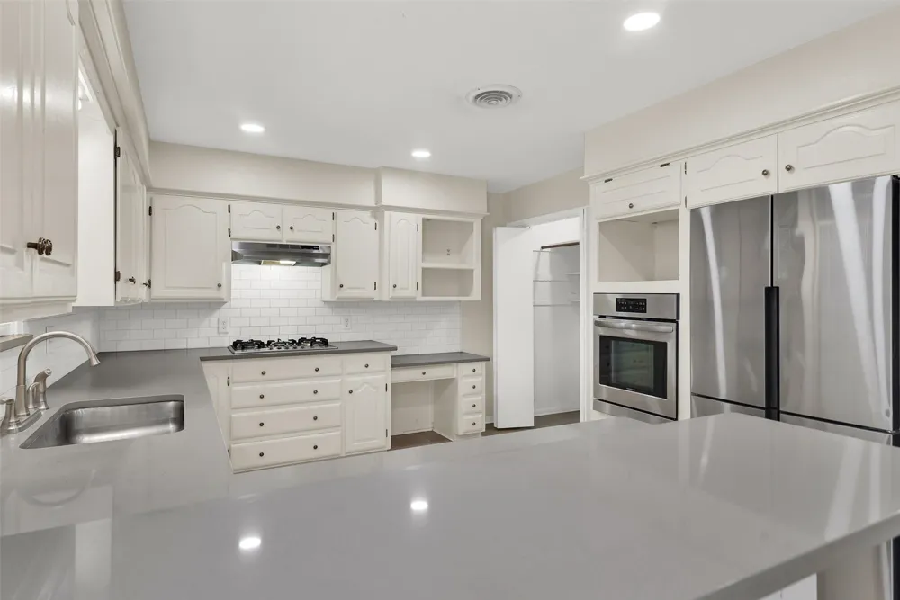 2500 W Elm Street Denison, TX 75020