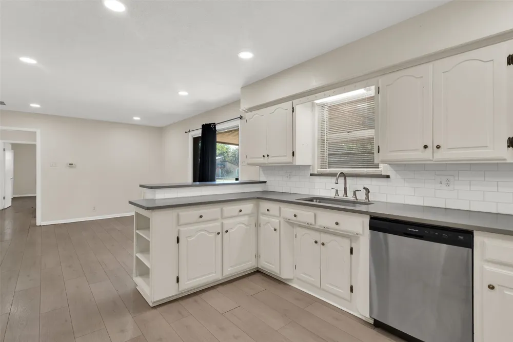 2500 W Elm Street Denison, TX 75020