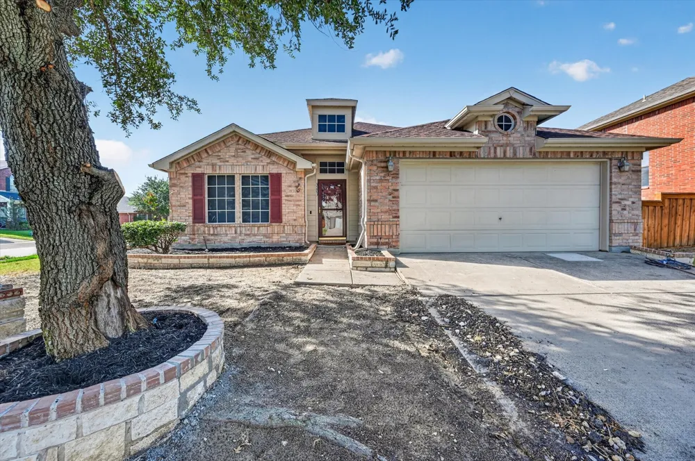 3203 Yeltes Grand Prairie, TX 75054