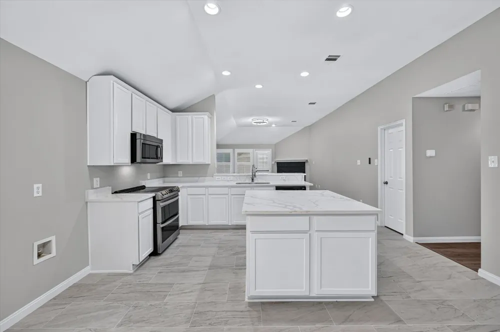 3203 Yeltes Grand Prairie, TX 75054