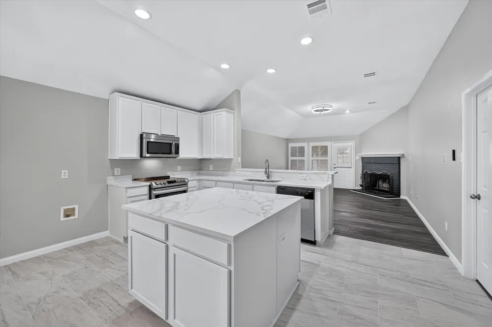 3203 Yeltes Grand Prairie, TX 75054