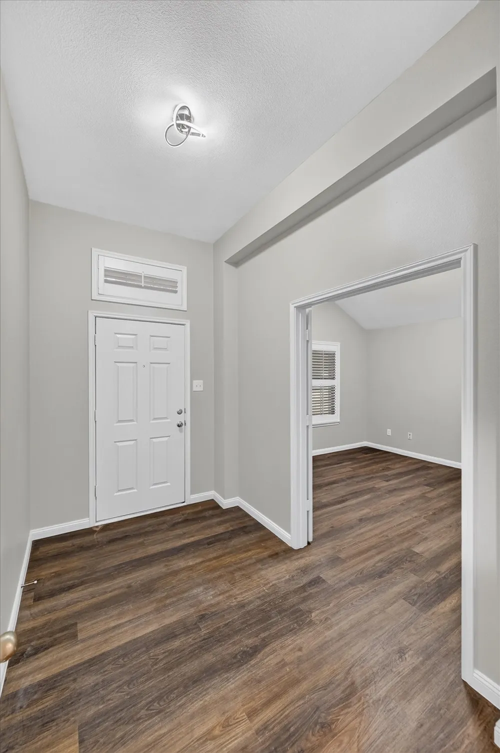 3203 Yeltes Grand Prairie, TX 75054