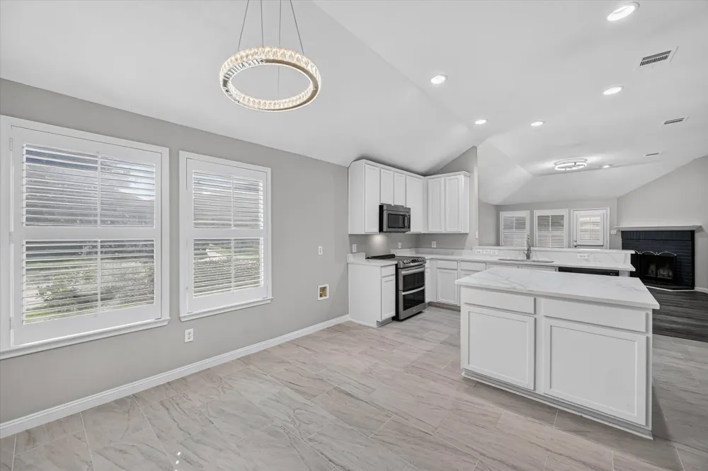 3203 Yeltes Grand Prairie, TX 75054