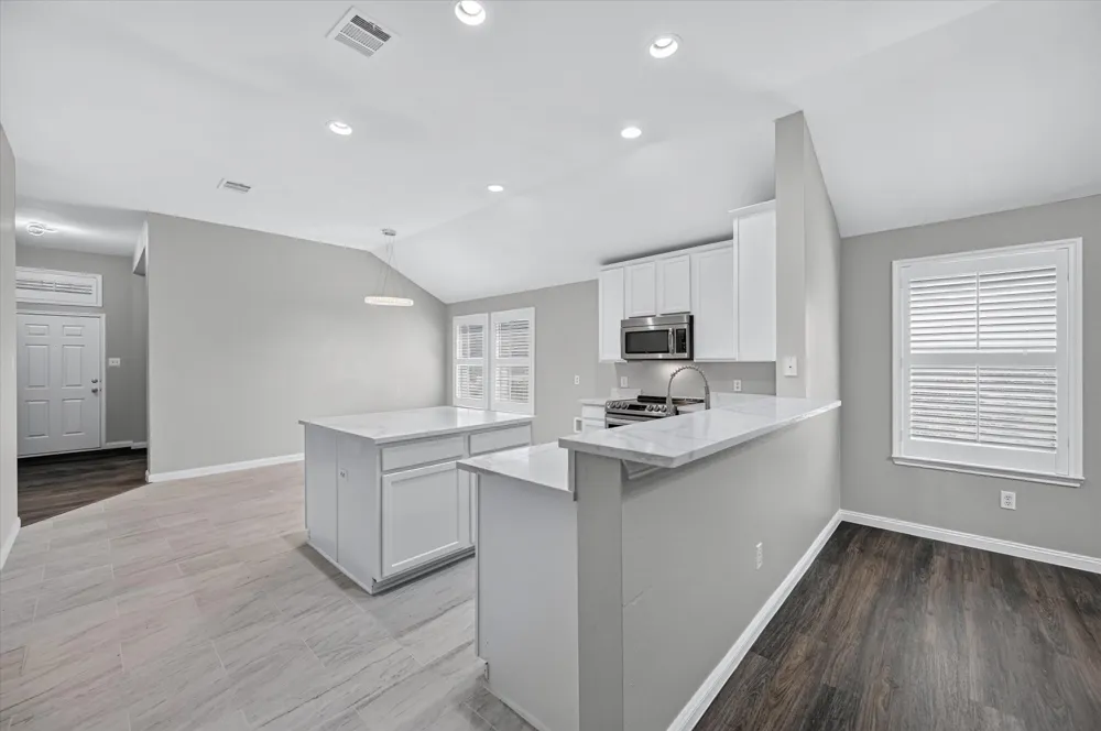 3203 Yeltes Grand Prairie, TX 75054