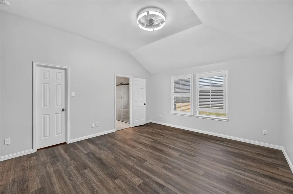 3203 Yeltes Grand Prairie, TX 75054