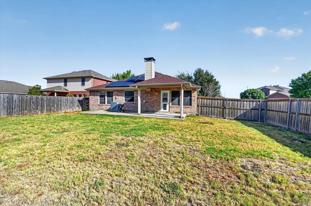 3203 Yeltes Grand Prairie, TX 75054
