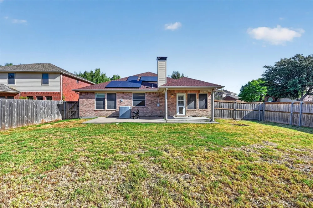 3203 Yeltes Grand Prairie, TX 75054