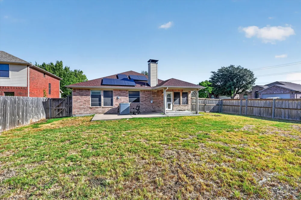 3203 Yeltes Grand Prairie, TX 75054
