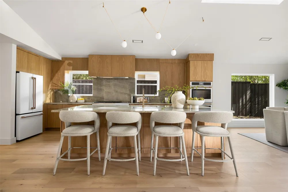 7512 Woodstone Lane Dallas, TX 75248