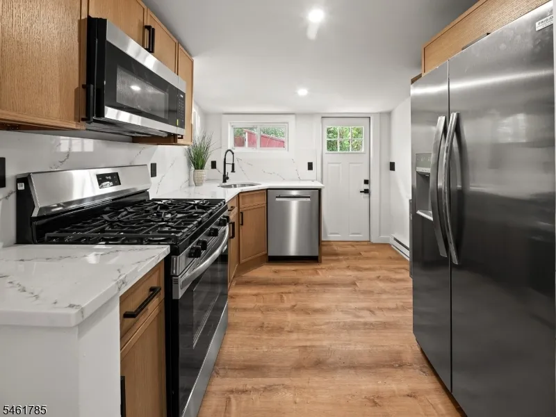 2 Knowles Ln Mount Olive, NJ 07828