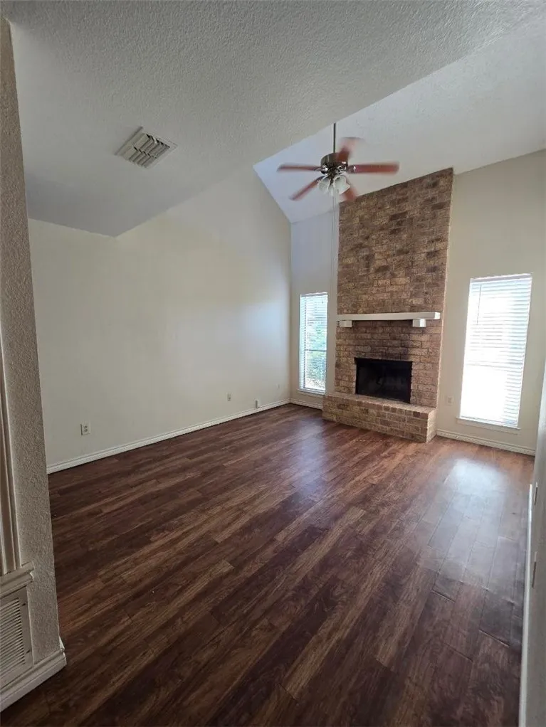 5166 Middlecoff Road #B Corpus Christi, TX 78413