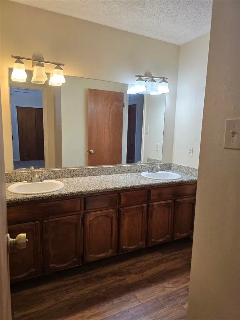 5166 Middlecoff Road #B Corpus Christi, TX 78413