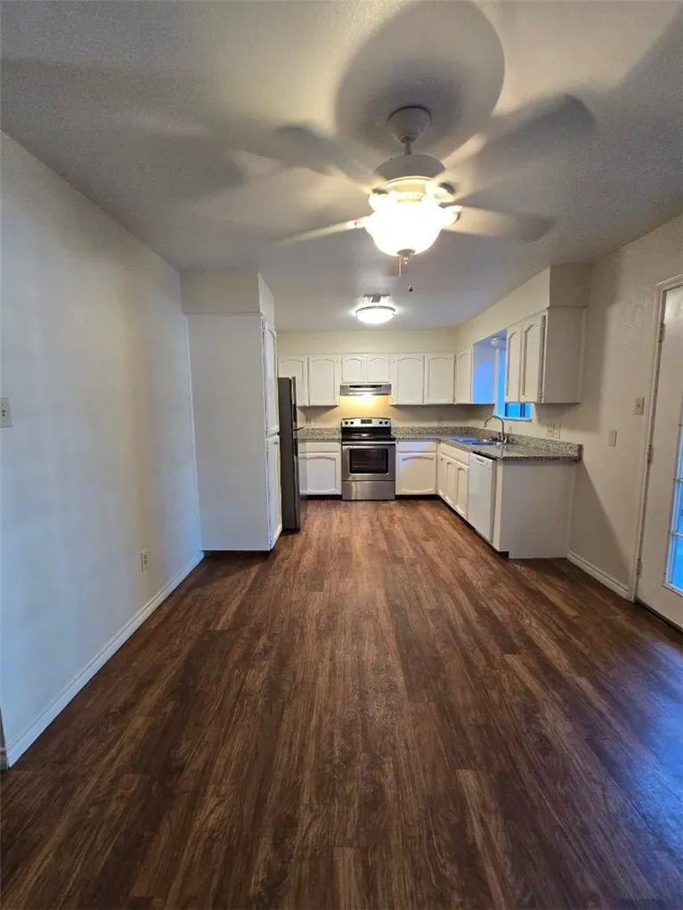 5166 Middlecoff Road #B Corpus Christi, TX 78413