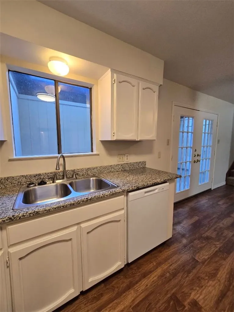 5166 Middlecoff Road #B Corpus Christi, TX 78413
