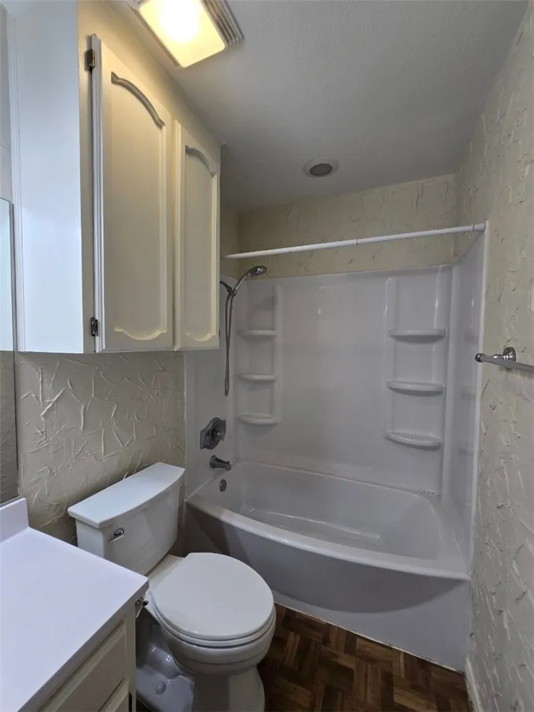 5166 Middlecoff Road #B Corpus Christi, TX 78413