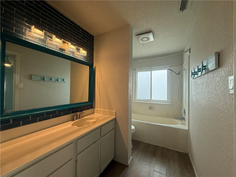 15310 Yardarm Court Corpus Christi, TX 78418