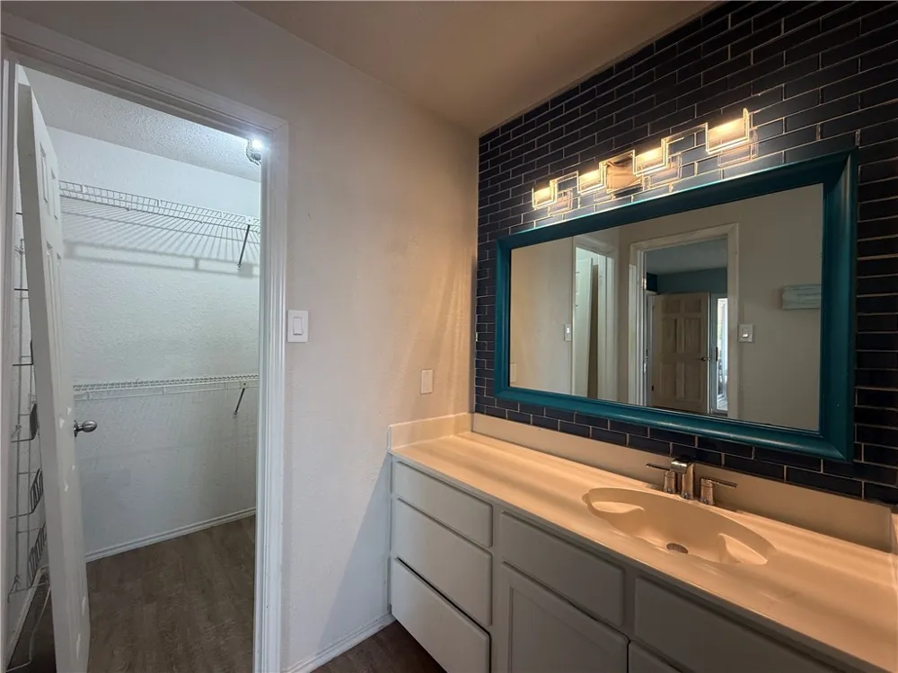 15310 Yardarm Court Corpus Christi, TX 78418